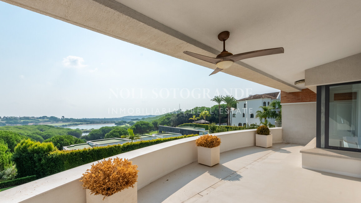 Villa Gentian Blue - Große Familienvilla mit Aussicht zu verkaufen, Sotogrande Alto