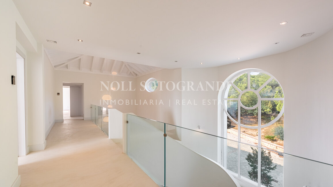 Villa Gentian Blue - Große Familienvilla mit Aussicht zu verkaufen, Sotogrande Alto