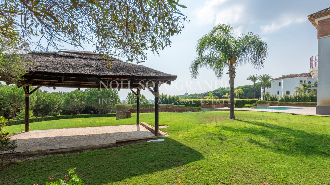Villa Gentian Blue - Große Familienvilla mit Aussicht zu verkaufen, Sotogrande Alto