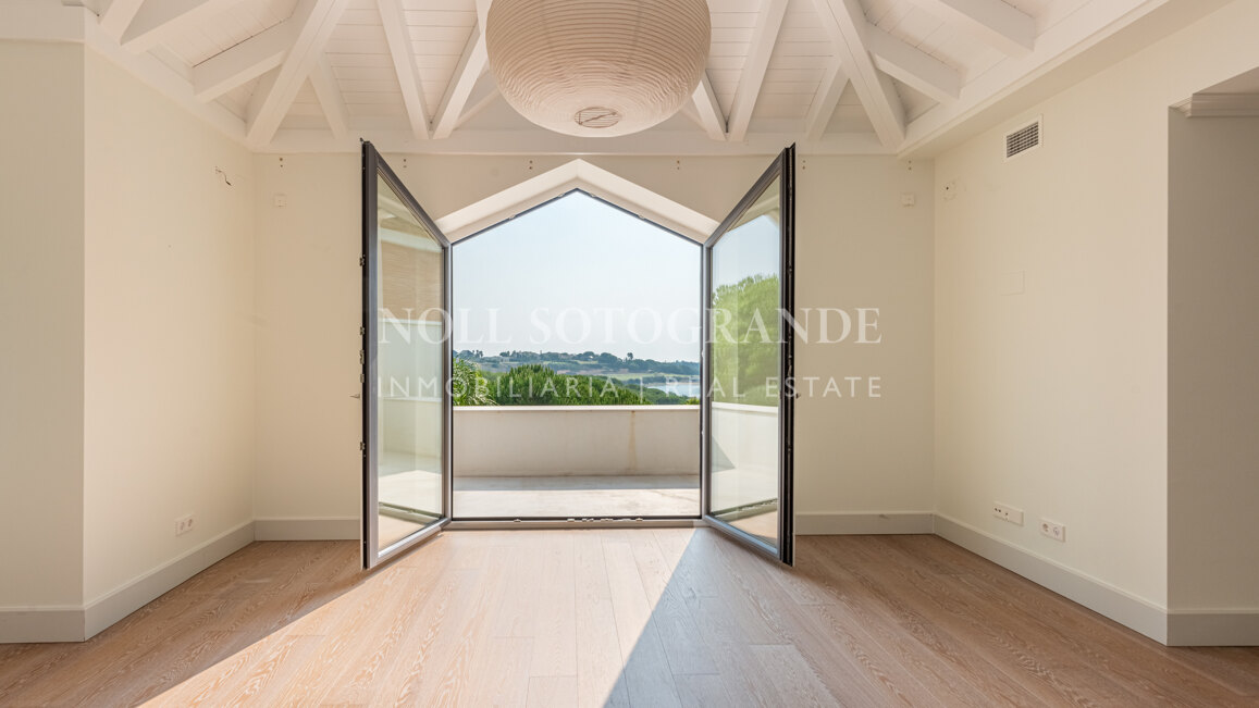 Villa Gentian Blue - Große Familienvilla mit Aussicht zu verkaufen, Sotogrande Alto