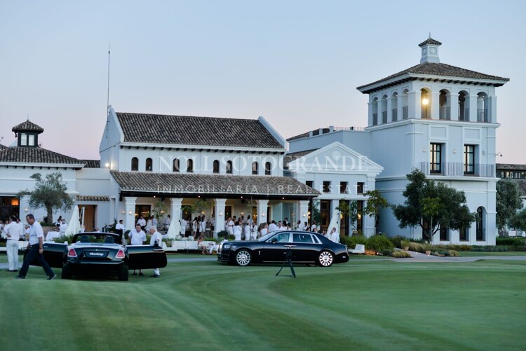 Building plot for sale with villa project ideas of UNStudio