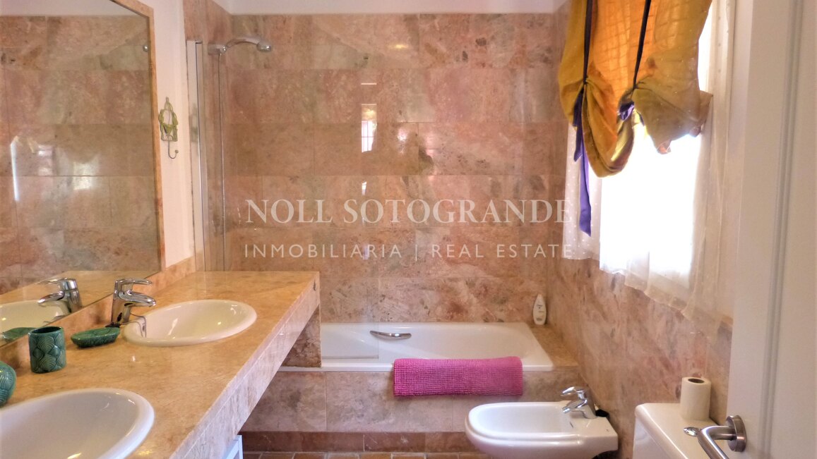 Geräumige Doppelhaushälfte in Sotogrande Costa