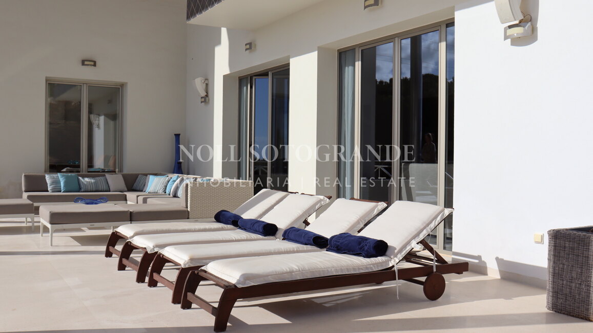 Moderne Villa zur Kurzzeitmiete in Sotogrande Alto