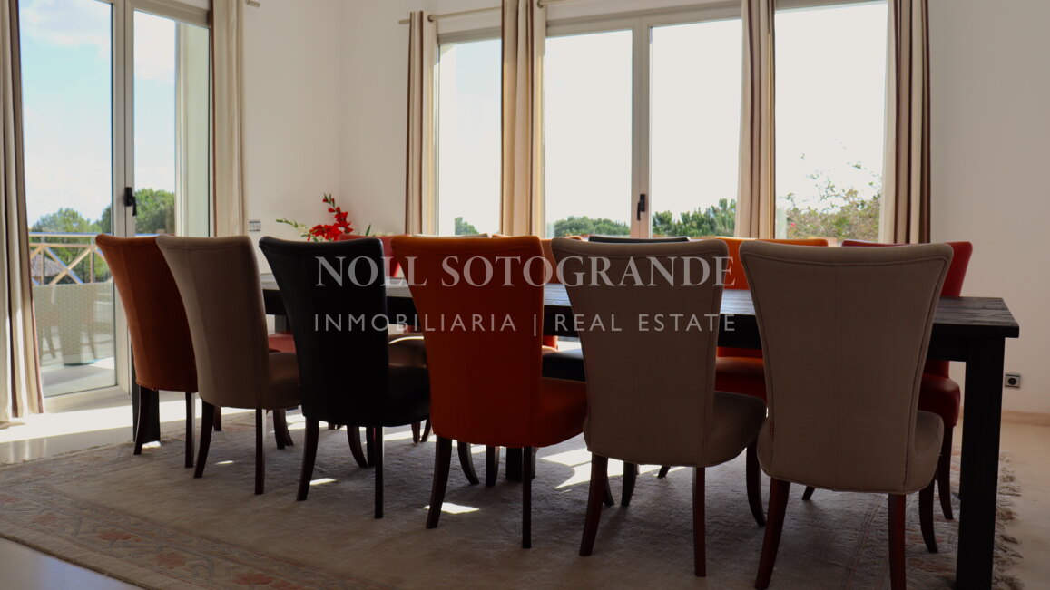 Moderne Villa zur Kurzzeitmiete in Sotogrande Alto