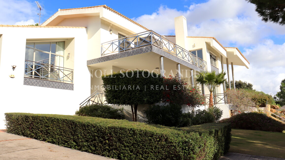 Moderne Villa zur Kurzzeitmiete in Sotogrande Alto