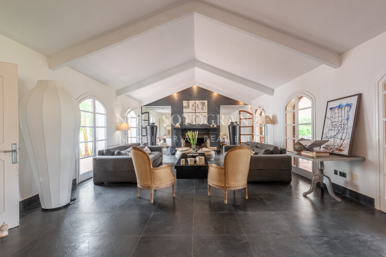 Exklusive 8-Schlafzimmer-Villa am Strand in Kings & Queens, Sotogrande Costa zu vermieten