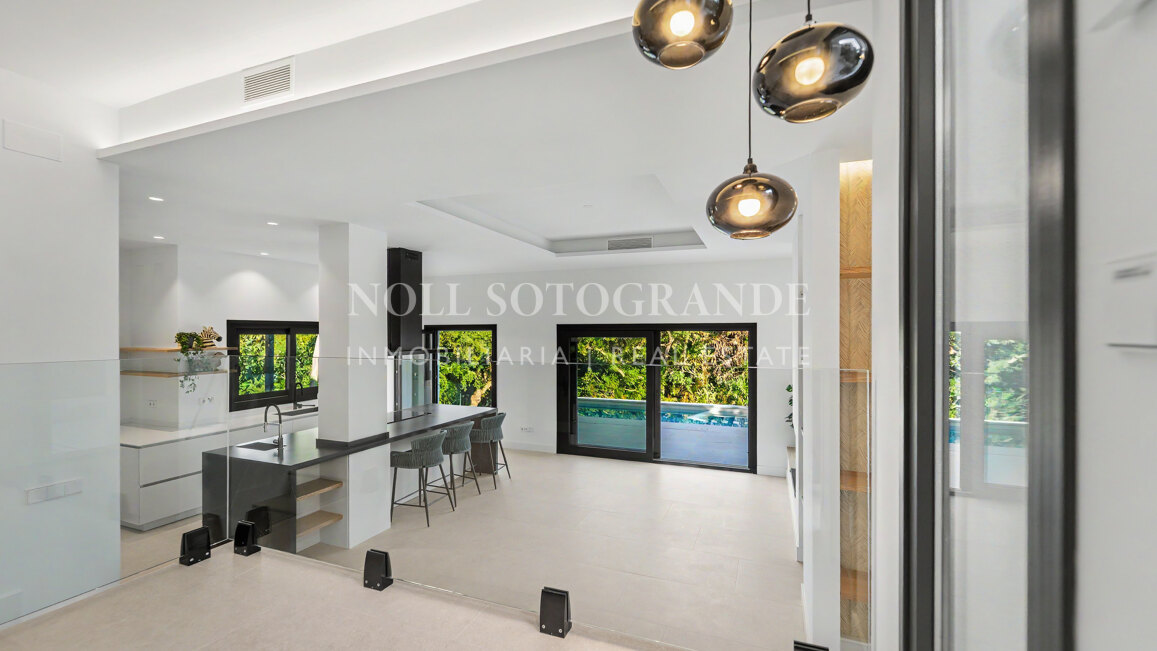 5-Bedroom Villa for Sale in Sotogrande Costa, Private Pool