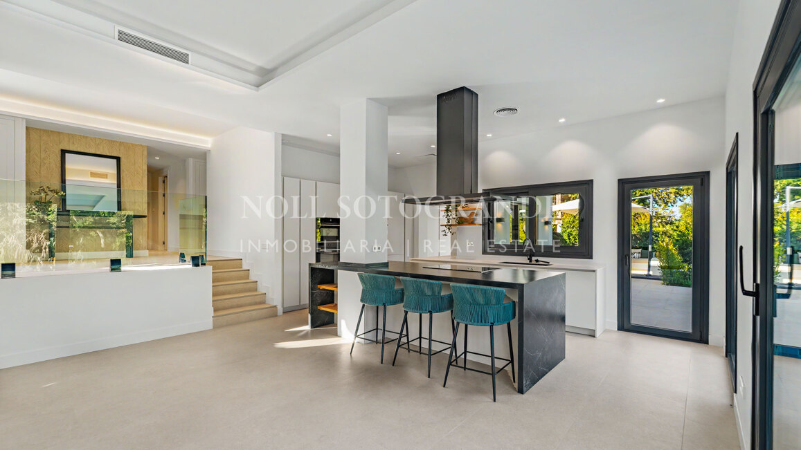 5-Bedroom Villa for Sale in Sotogrande Costa, Private Pool