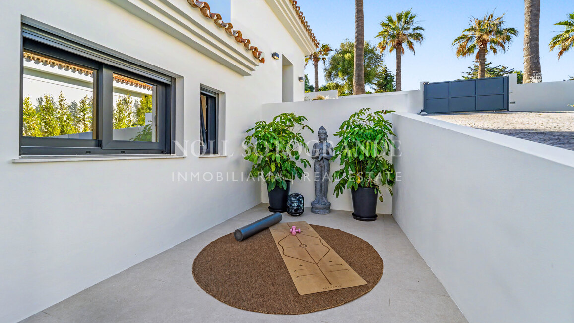 5-Bedroom Villa for Sale in Sotogrande Costa, Private Pool
