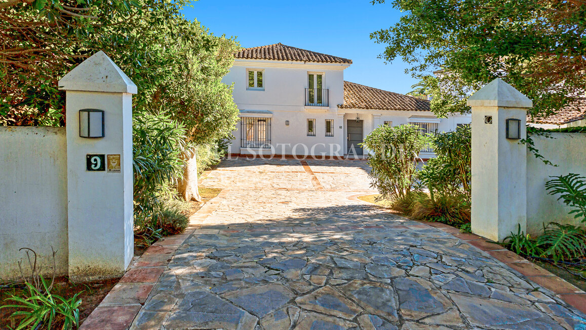 Villa renovada de 4 dormitorios en alquiler de larga temporada en Sotogrande Alto