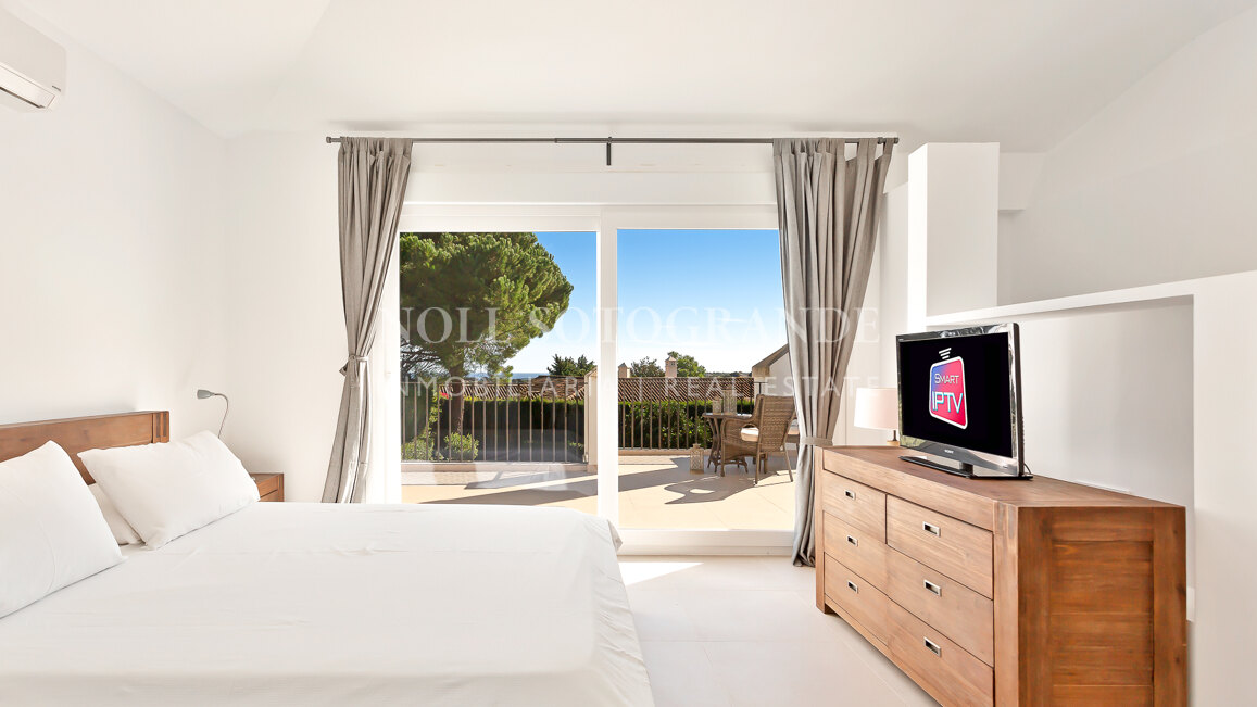 Villa renovada de 4 dormitorios en alquiler de larga temporada en Sotogrande Alto