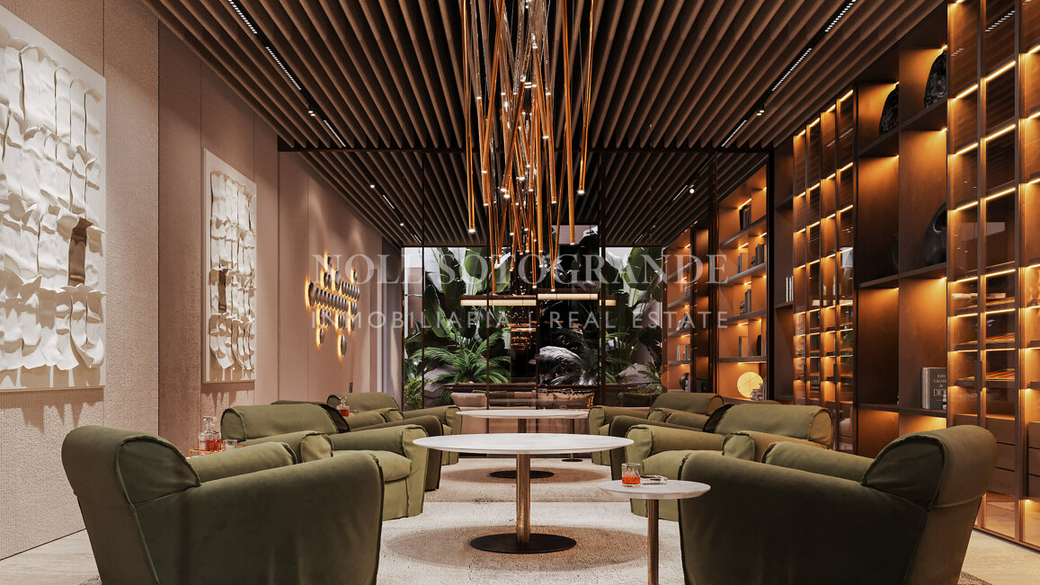 High-end Duplex Penthouse fully serviced beach front