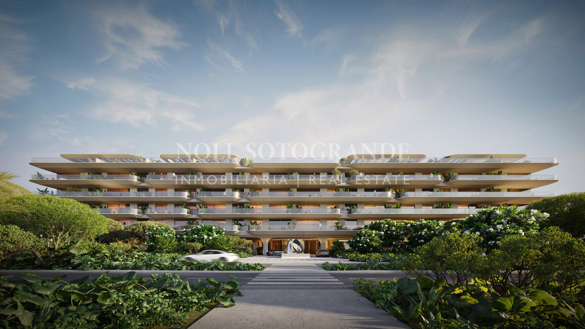 High-end Duplex Penthouse fully serviced beach front