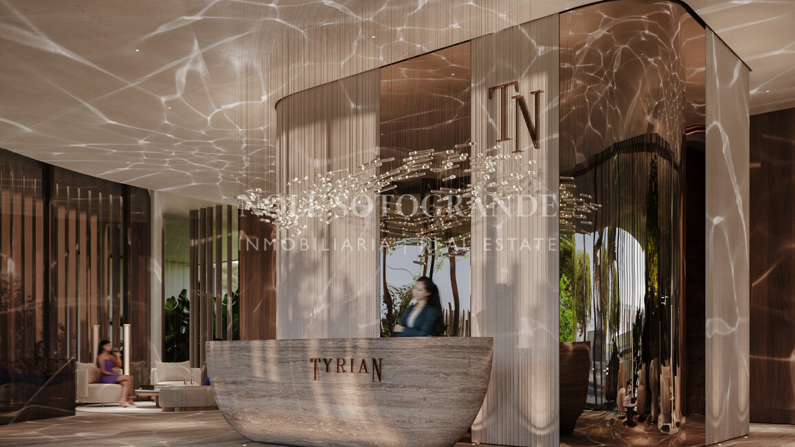 High-end Duplex Penthouse fully serviced beach front