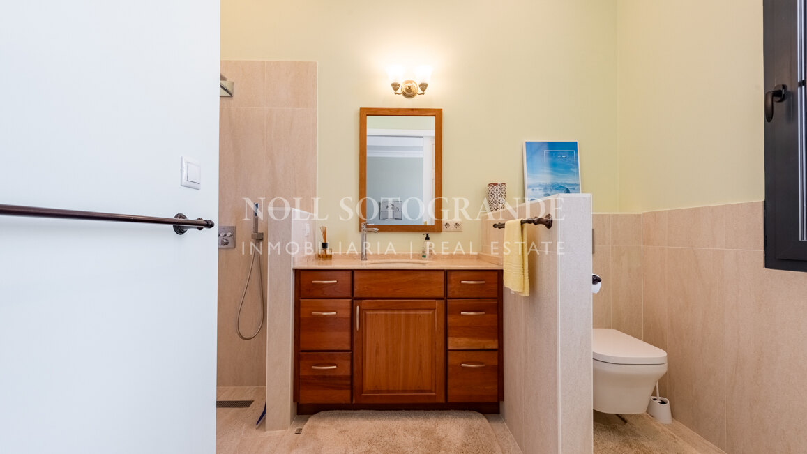 American-style open-plan layout Bungalow in Sotogrande Alto for sale