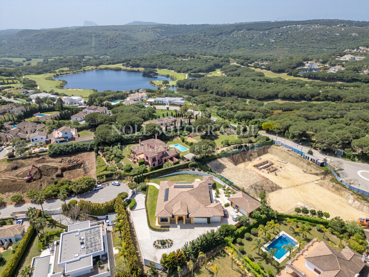 American-style open-plan layout Bungalow in Sotogrande Alto for sale