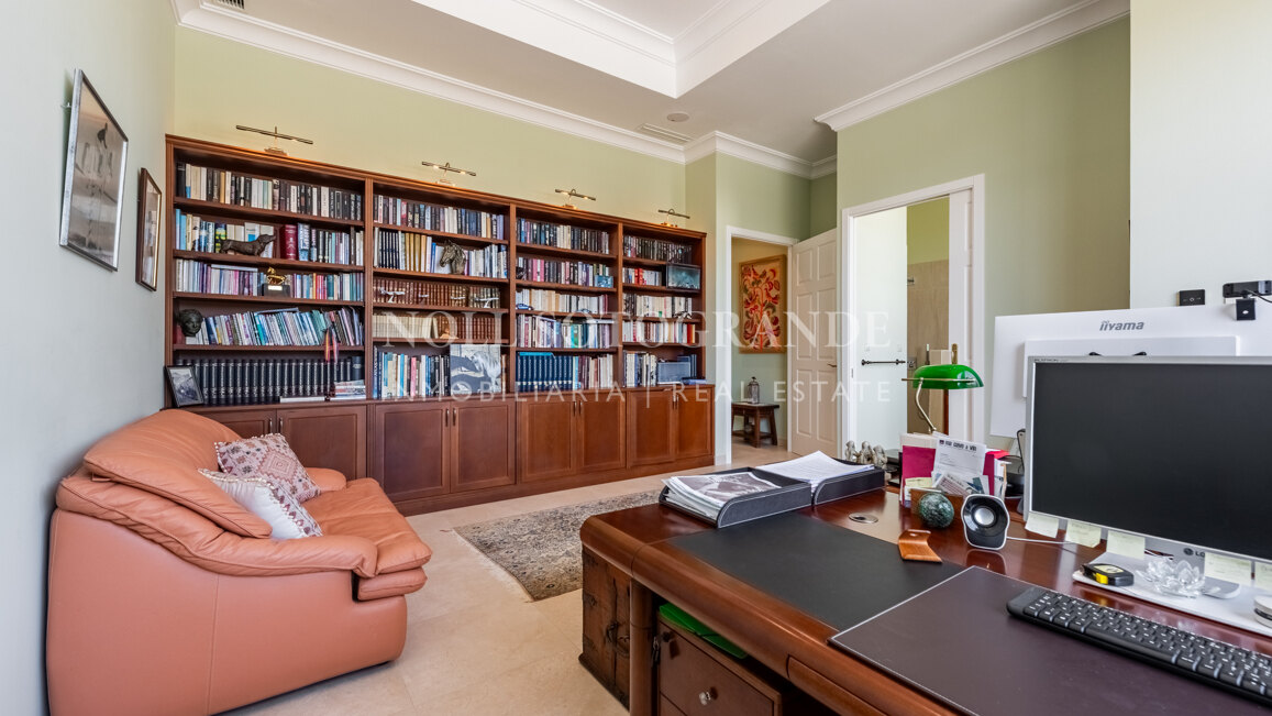 American-style open-plan layout Bungalow in Sotogrande Alto for sale