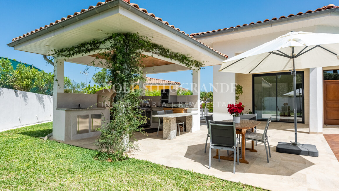 American-style open-plan layout Bungalow in Sotogrande Alto for sale