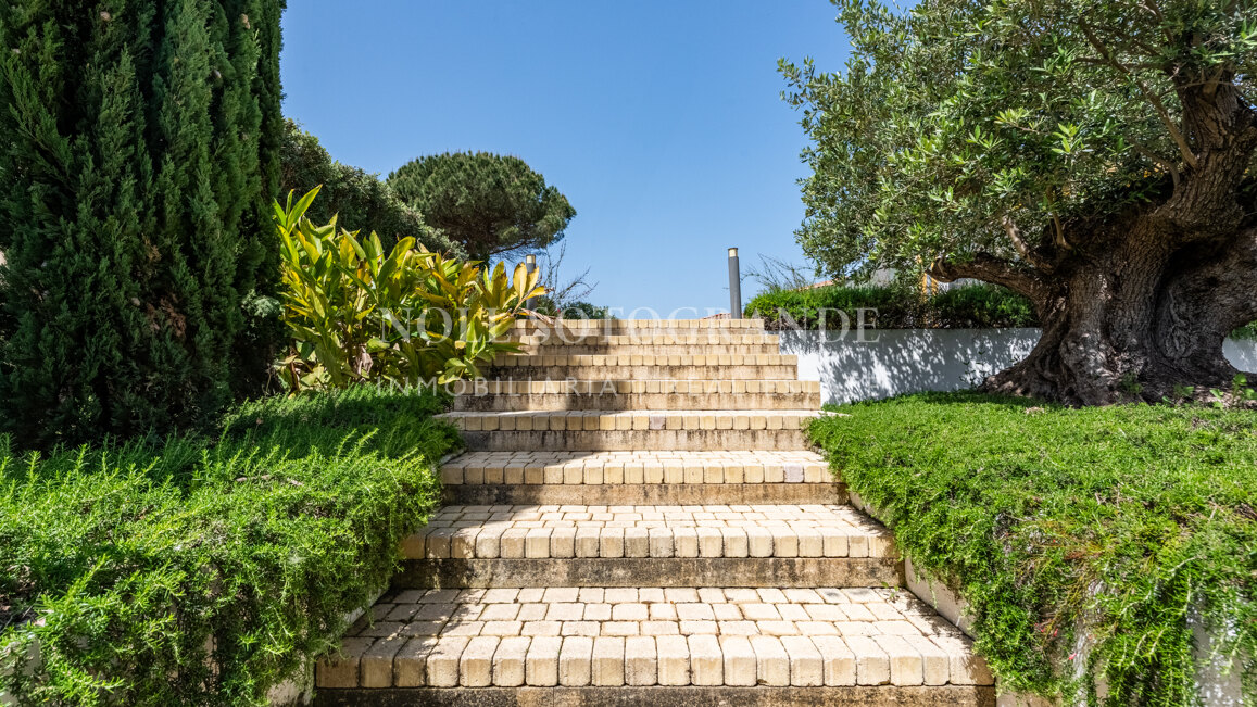 American-style open-plan layout Bungalow in Sotogrande Alto for sale