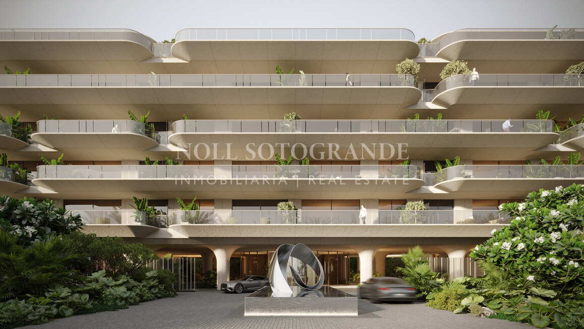 Fully serviced luxury apartments by the beach and walking distance to town