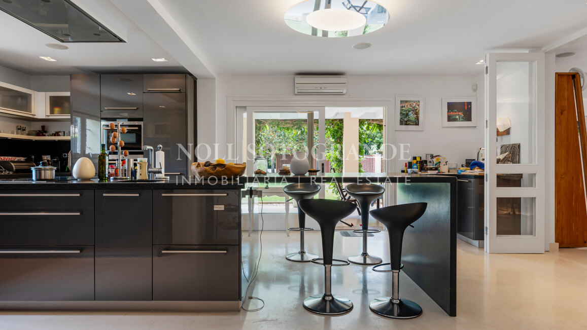 Elegant Modern Andalusian Villa in the Prestigious Kings & Queens Area, Sotogrande Costa