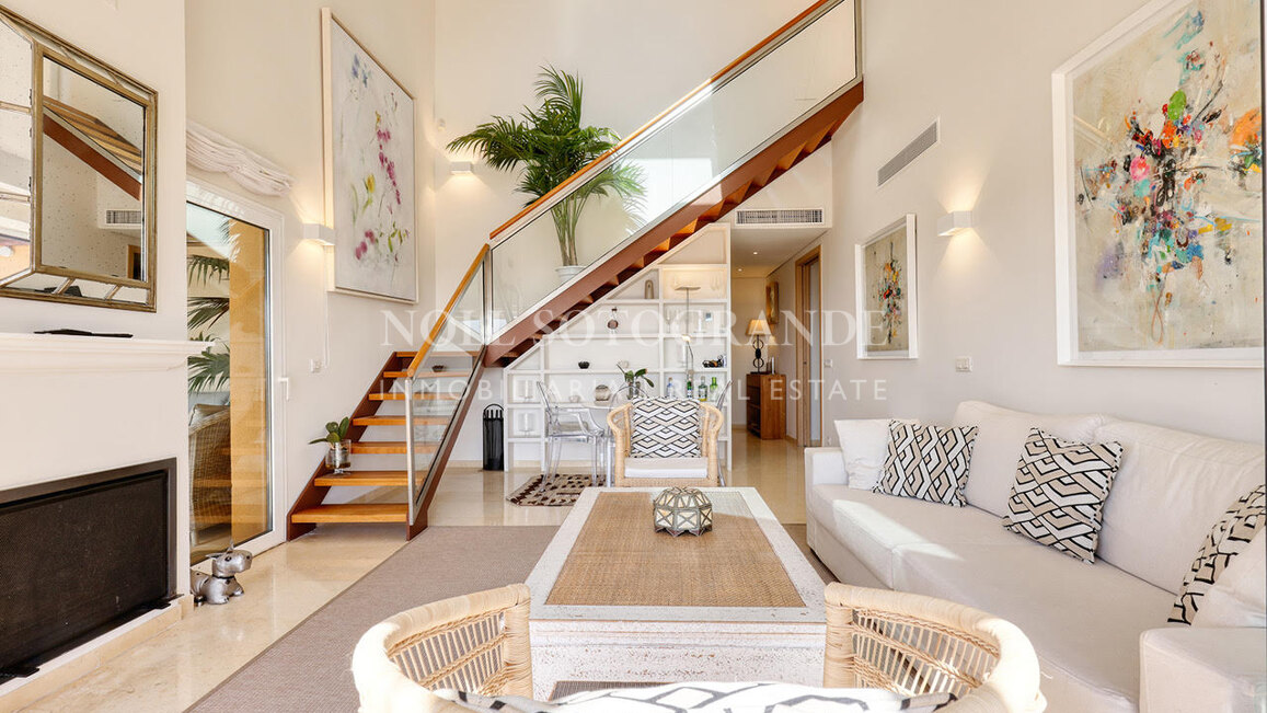 Ático de 2 dormitorios en Ribera del Marlin para larga temporada