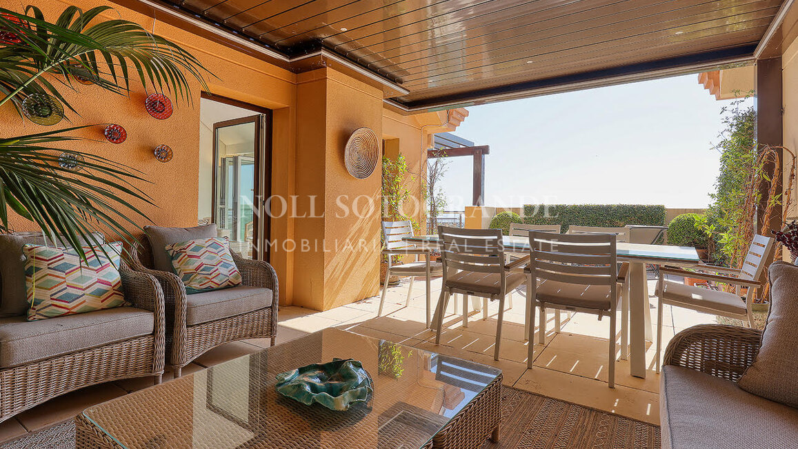 Ático de 2 dormitorios en Ribera del Marlin para larga temporada