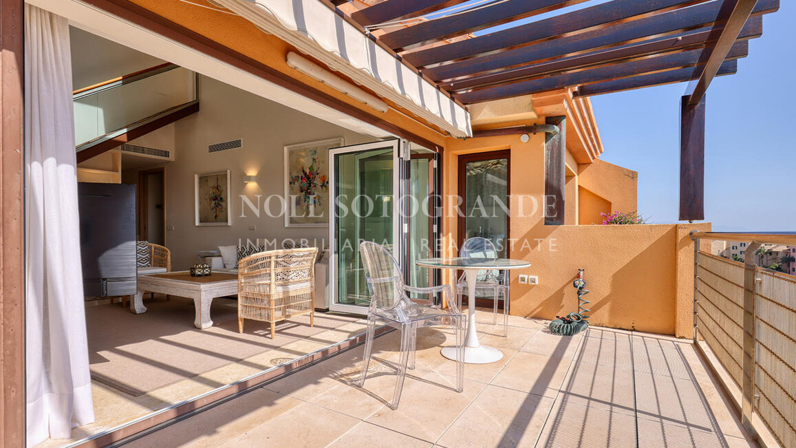 Ático de 2 dormitorios en Ribera del Marlin para larga temporada