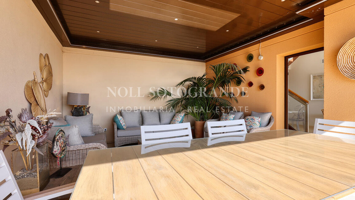 Ático de 2 dormitorios en Ribera del Marlin para larga temporada