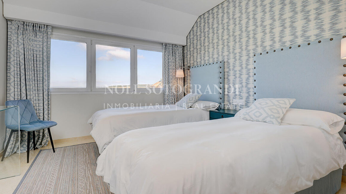 Ático de 2 dormitorios en Ribera del Marlin para larga temporada