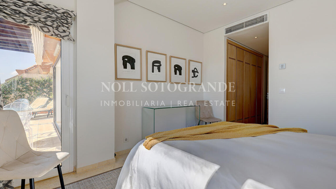 Ático de 2 dormitorios en Ribera del Marlin para larga temporada