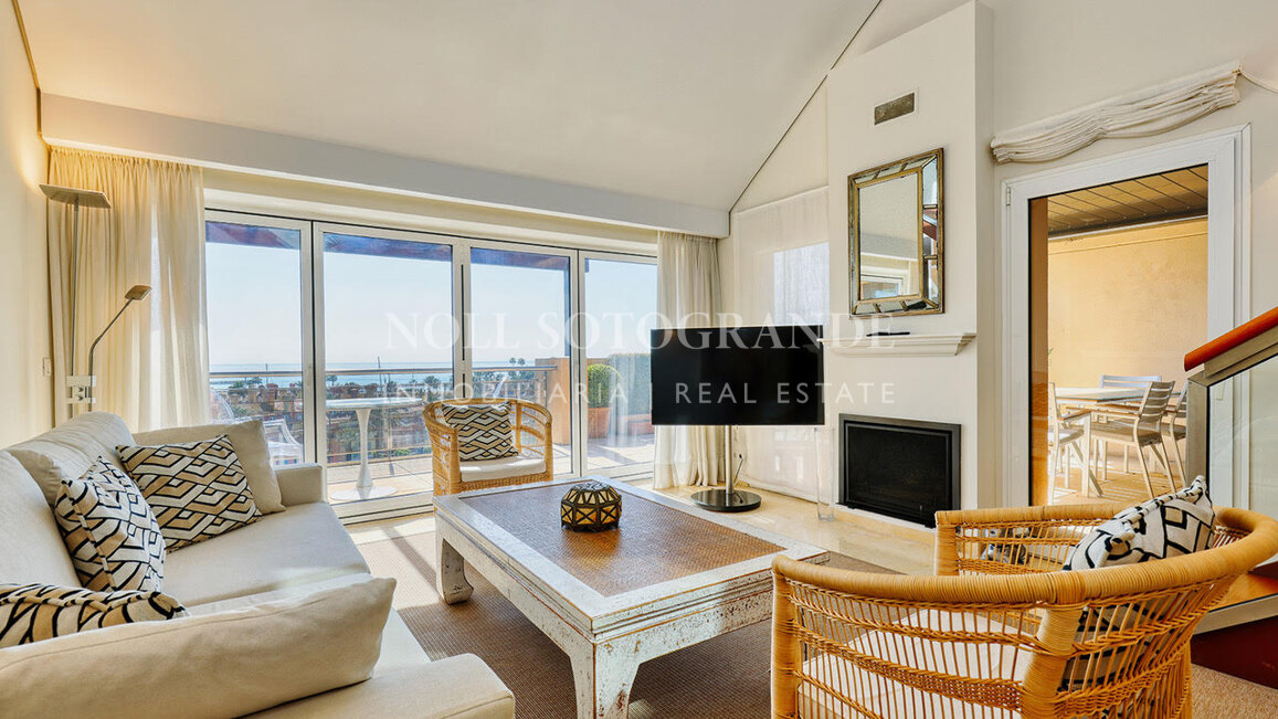 Ático de 2 dormitorios en Ribera del Marlin para larga temporada