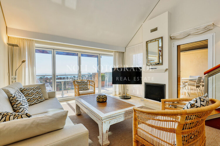 2-bedroom penthouse in Ribera del Marlin for long-term rental