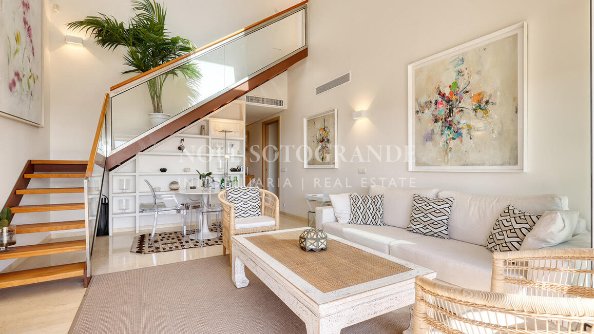 Ático de 2 dormitorios en Ribera del Marlin para larga temporada