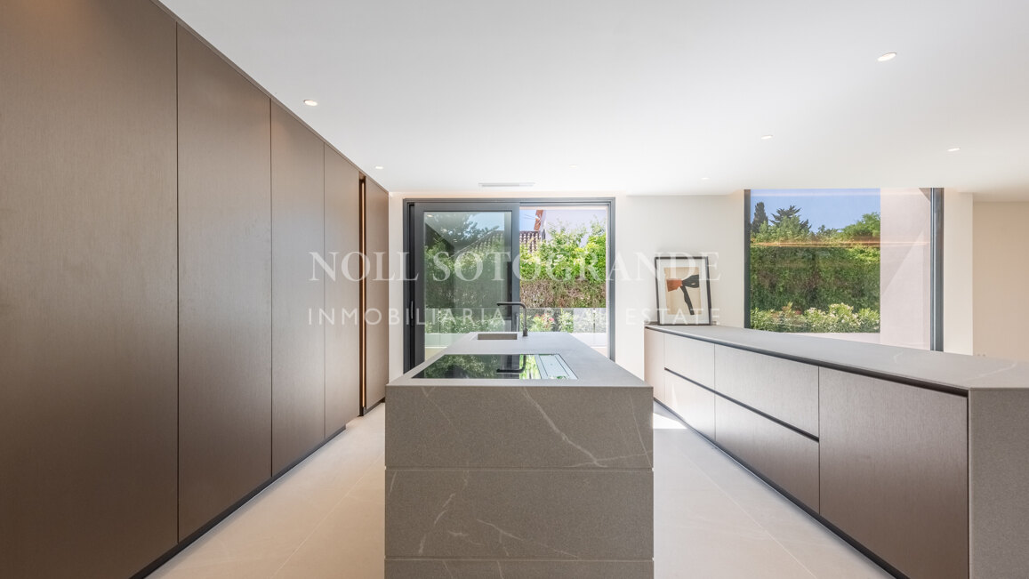 Contemporary unfurnished Villa for Long-Term Rent – Kings & Queens, Sotogrande Costa
