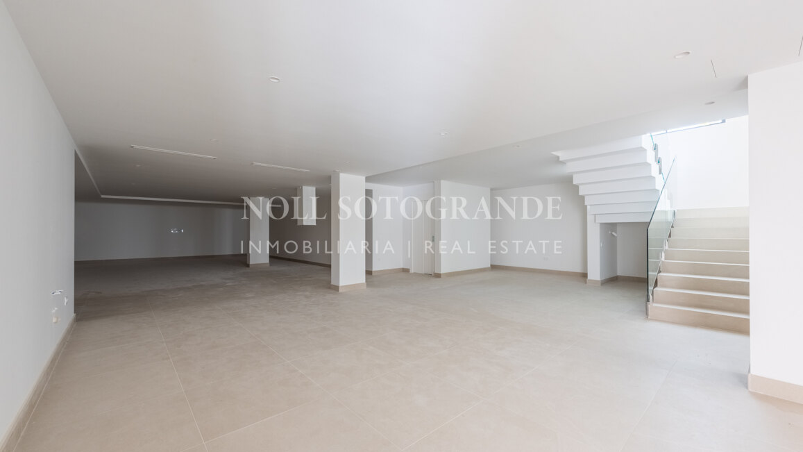 Contemporary unfurnished Villa for Long-Term Rent – Kings & Queens, Sotogrande Costa