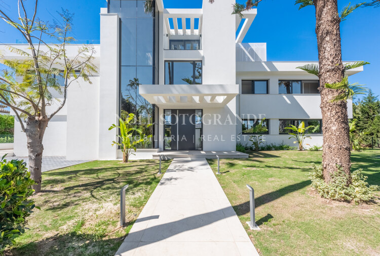 Contemporary unfurnished Villa for Long-Term Rent – Kings & Queens, Sotogrande Costa