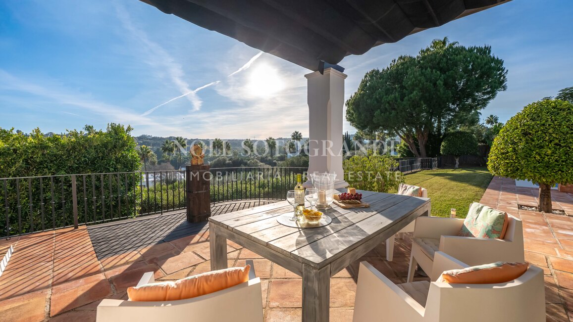 Andalusische Villa in Zone F, Sotogrande Alto, nahe Valderrama