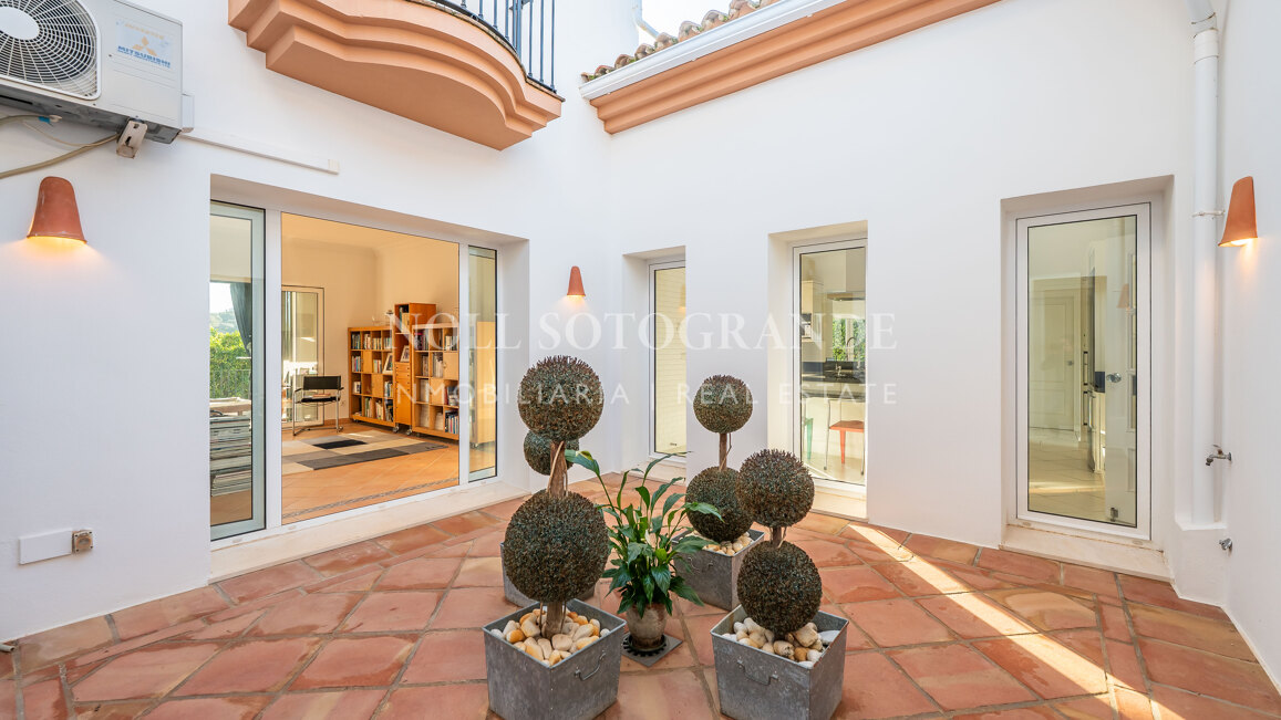 Andalusische Villa in Zone F, Sotogrande Alto, nahe Valderrama