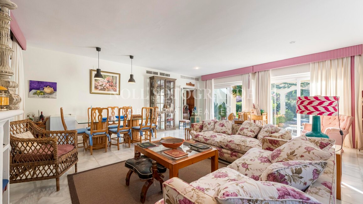 Charming bungalow for sale in the heart of Sotogrande
