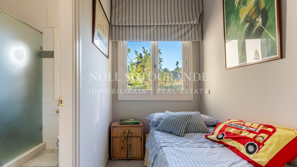 Charming bungalow for sale in the heart of Sotogrande