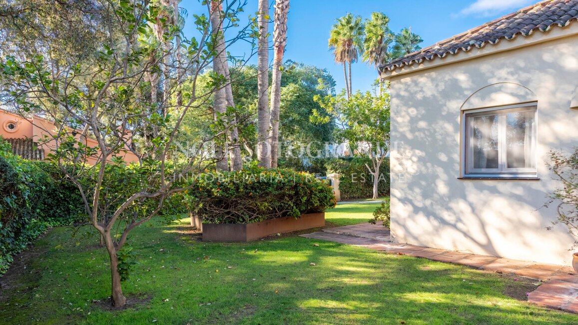 Charming bungalow for sale in the heart of Sotogrande