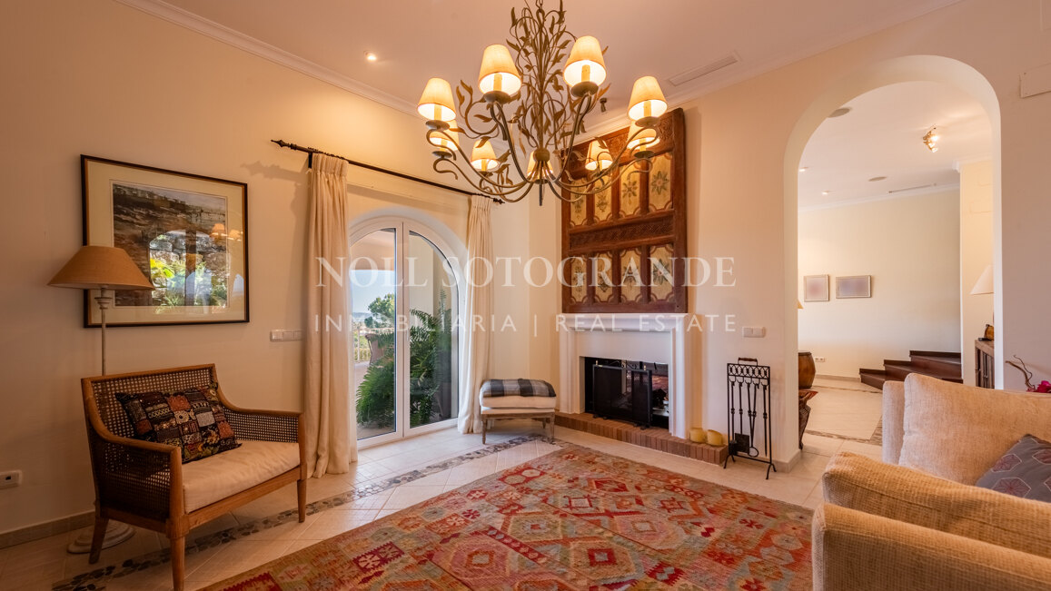 Charming Family Villa with Spectacular Panoramic Views – Sotogrande Alto