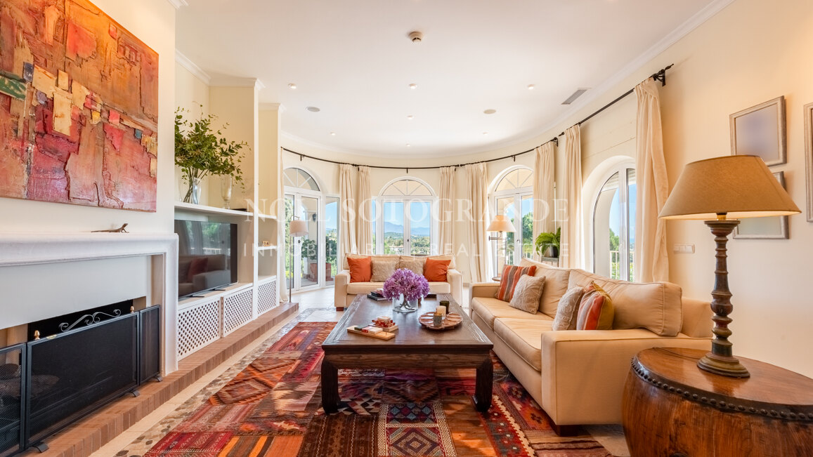 Charming Family Villa with Spectacular Panoramic Views – Sotogrande Alto