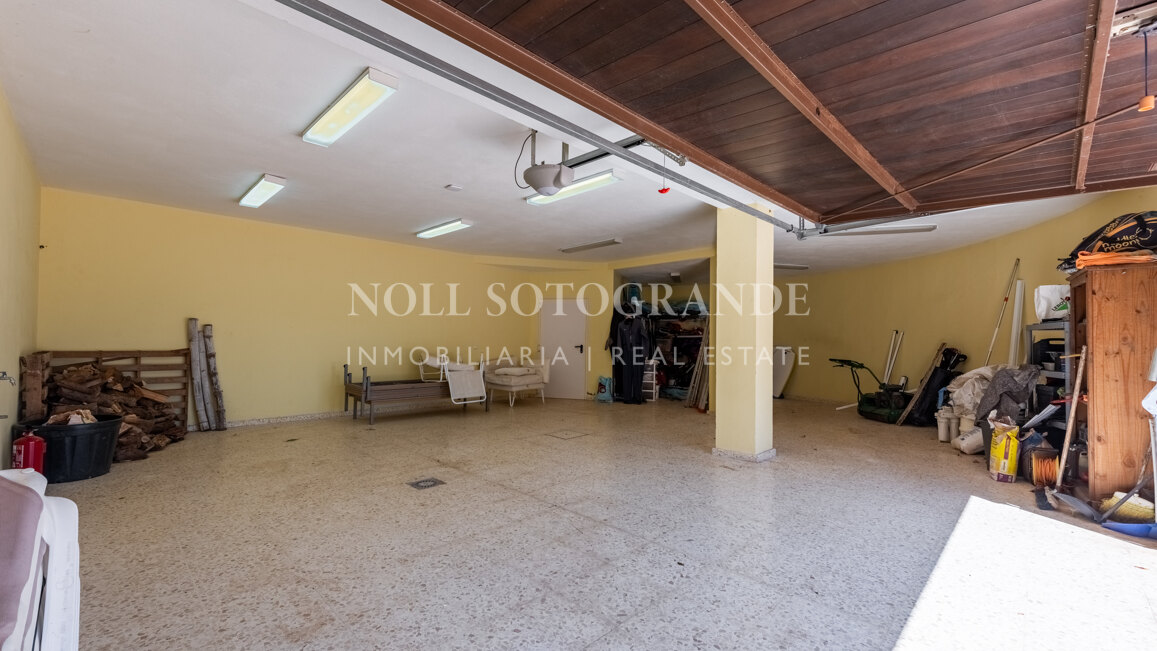 Charming Family Villa with Spectacular Panoramic Views – Sotogrande Alto