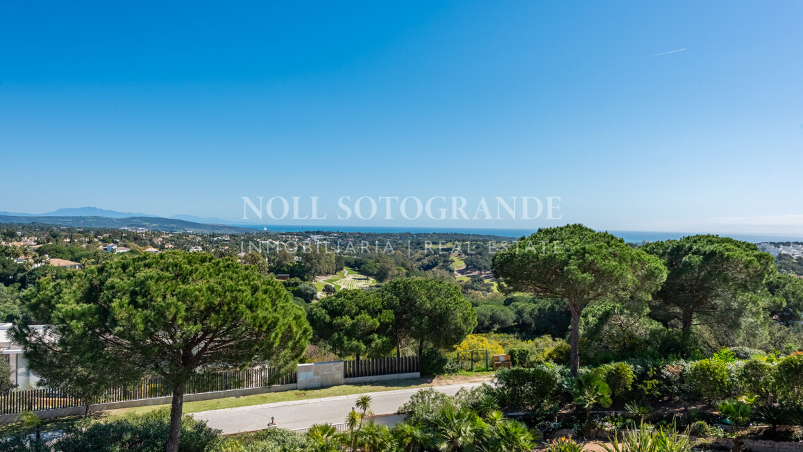 Charming Family Villa with Spectacular Panoramic Views – Sotogrande Alto