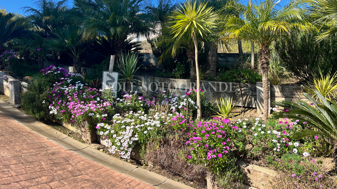 Charming Family Villa with Spectacular Panoramic Views – Sotogrande Alto