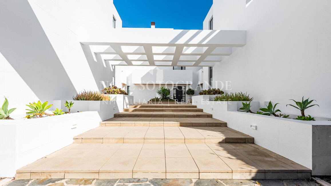 Exclusive ground floor apartment next to Royal Golf Club Valderrama