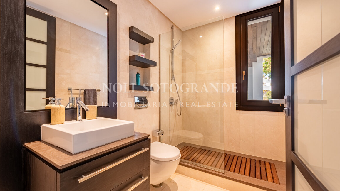 Exclusive ground floor apartment next to Royal Golf Club Valderrama