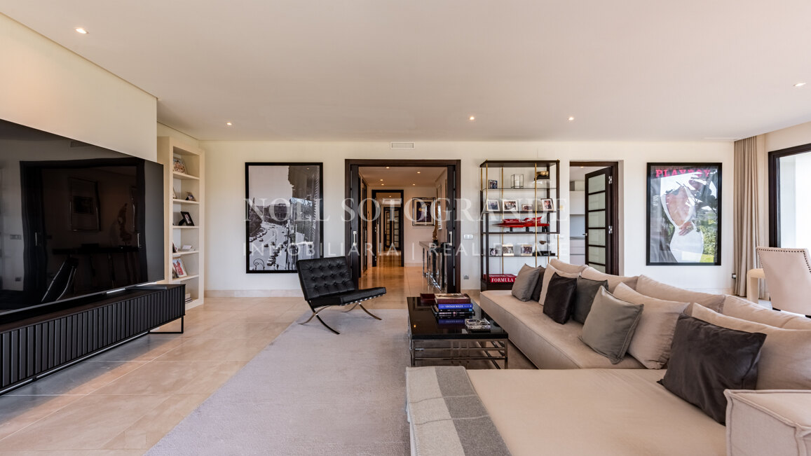 Exclusive ground floor apartment next to Royal Golf Club Valderrama